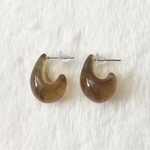 5/$15 🩷 MUST BUNDLE Smoke Brown Crescent Hoop Earrings